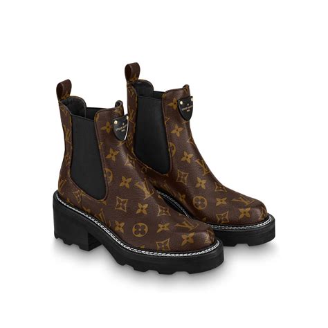 LV Beaubourg Ankle Boots .